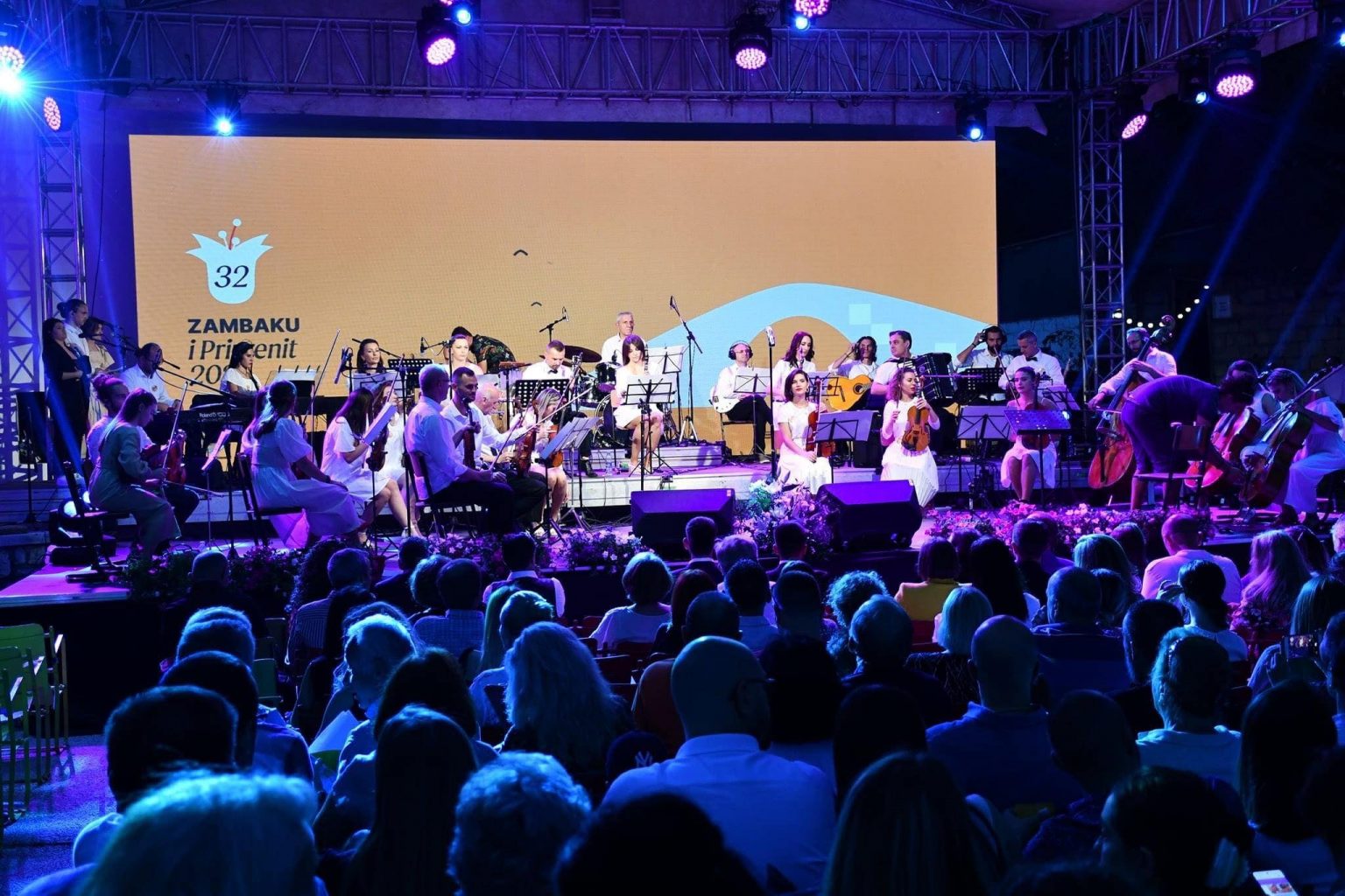 Mbahet edicioni i 32të i festivalit “Zambaku i Prizrenit” Demokracia