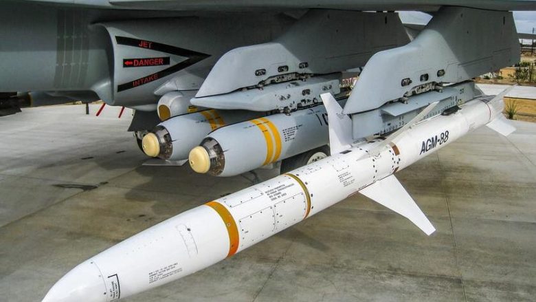 Raketat e fuqishme amerikane të përdorura kundër Millosheviqit u dorëzohen ukrainasve